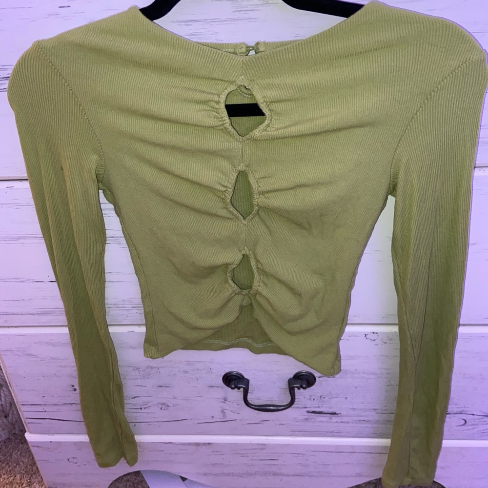 small long sleeve crop top